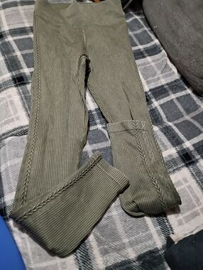 Aerie Green Size Medium Leggings-a2